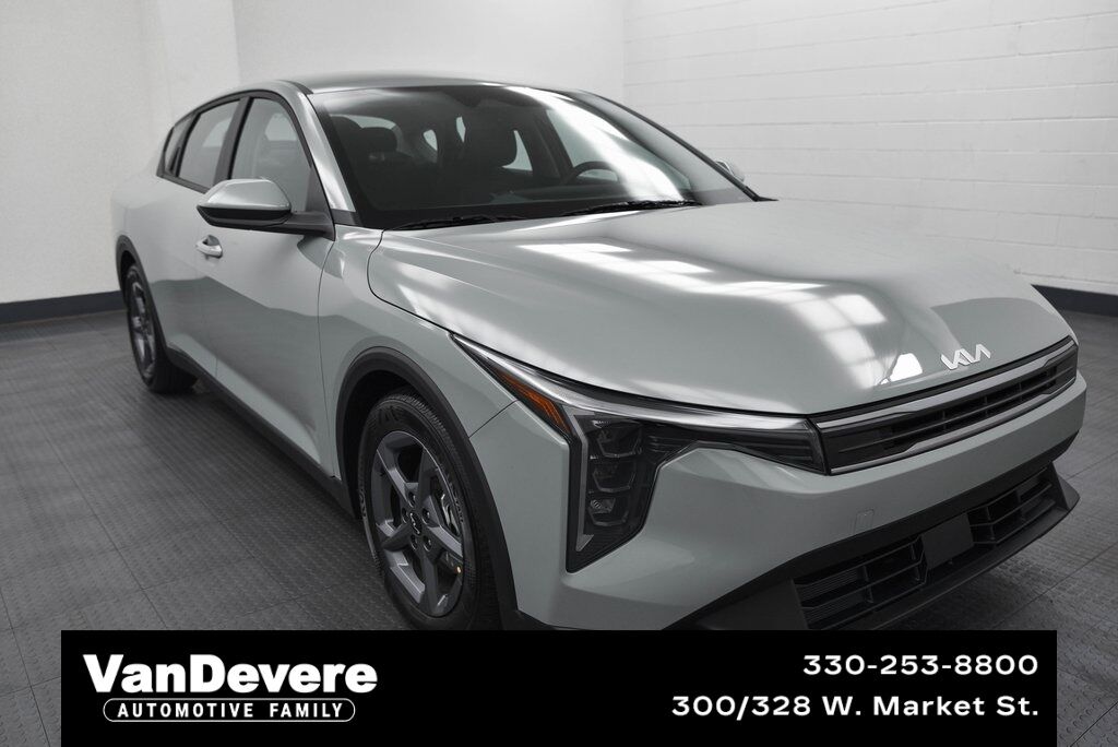 New 2025 Kia K4 LXS FWD