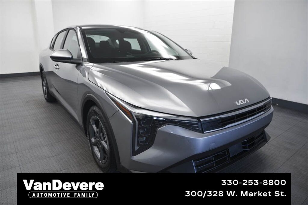 New 2025 Kia K4 LXS FWD