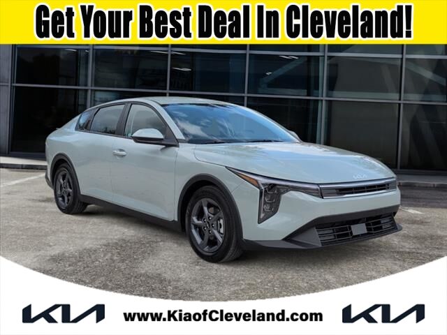 2025 Kia K4 LXS photo 2