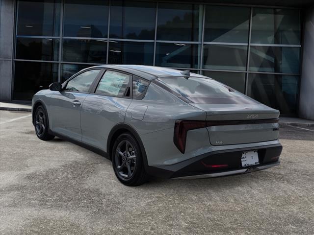 2025 Kia K4 LXS photo 4