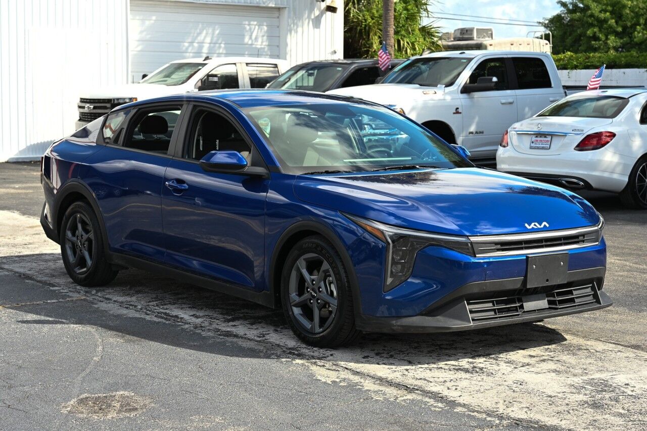 2025 Kia K4 LXS