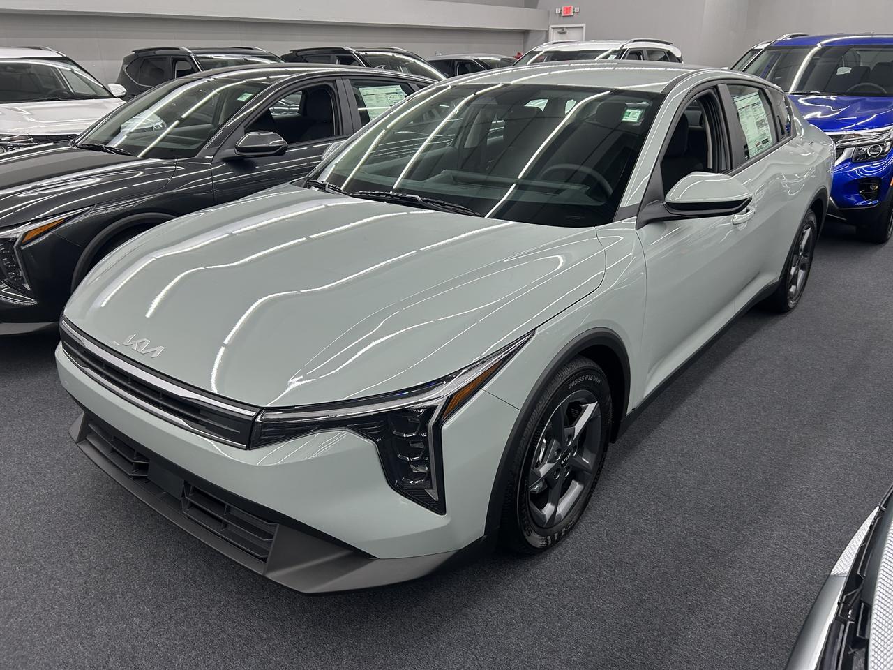 2025 Kia K4 LXS FWD