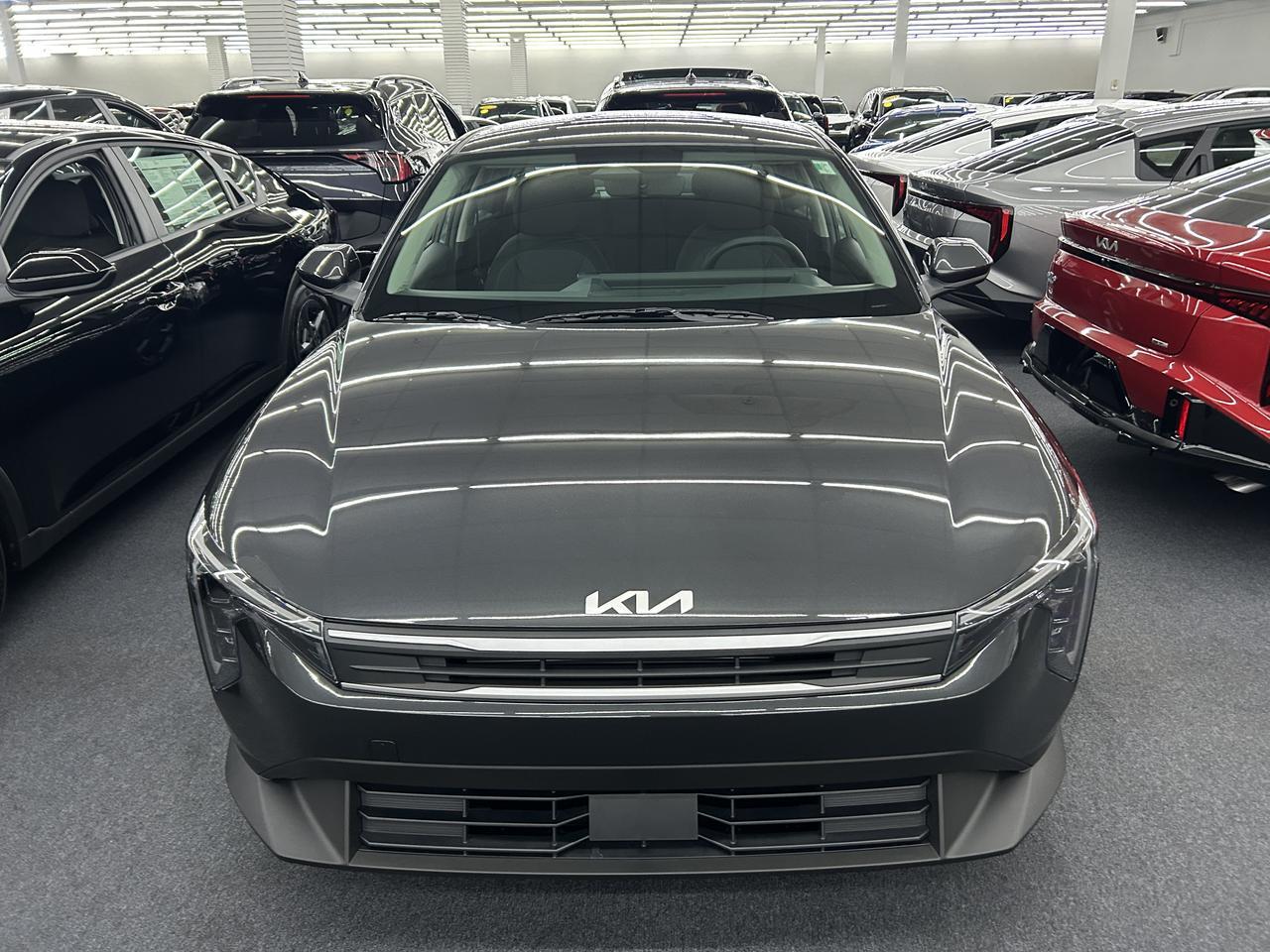 2025 Kia K4 LXS FWD