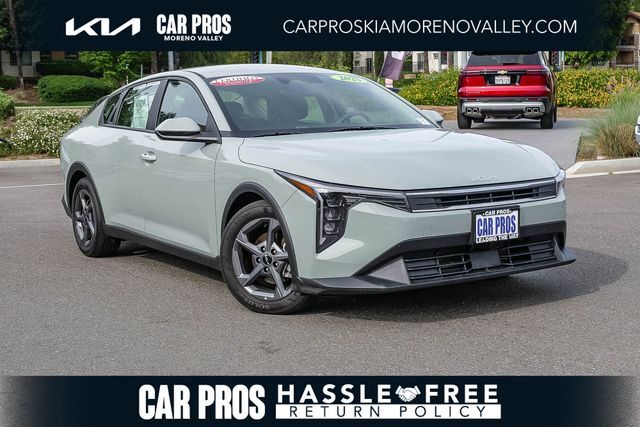 2025 Kia K4 LXS