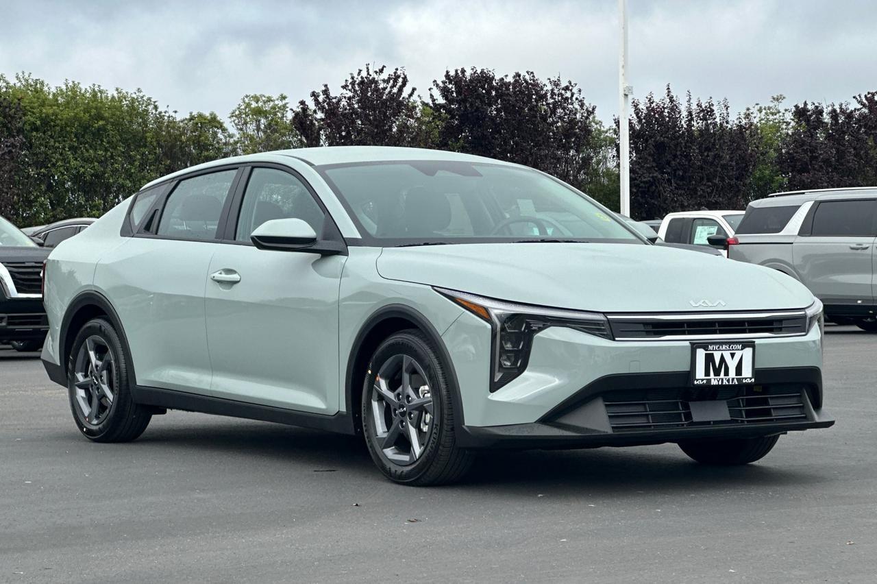 2025 Kia K4 LXS Salinas CA