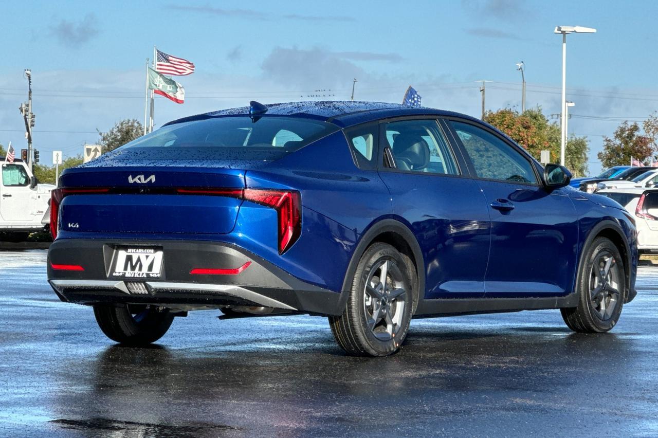 2025 Kia K4 LXS photo 4
