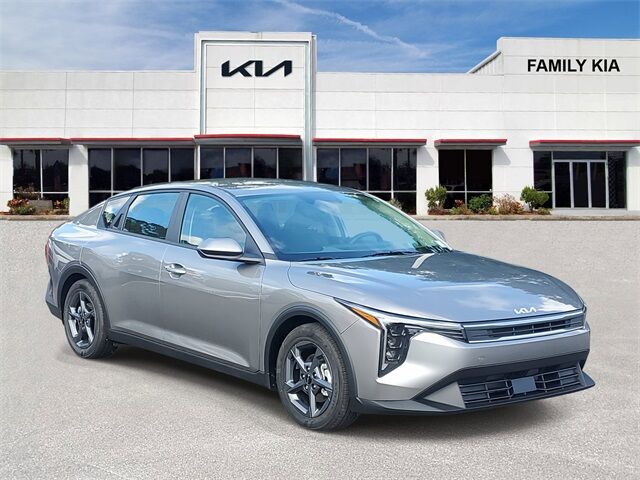 2025 Kia K4 LXS photo 12