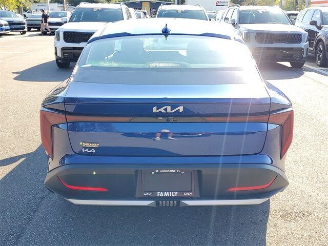 2025 Kia K4 LXS photo 3