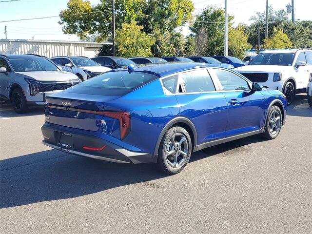 2025 Kia K4 LXS photo 4