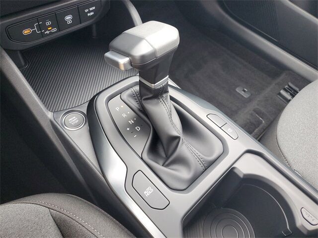 2025 Kia K4 LXS photo 30