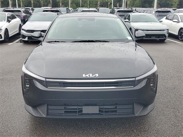 2025 Kia K4 LXS photo 2