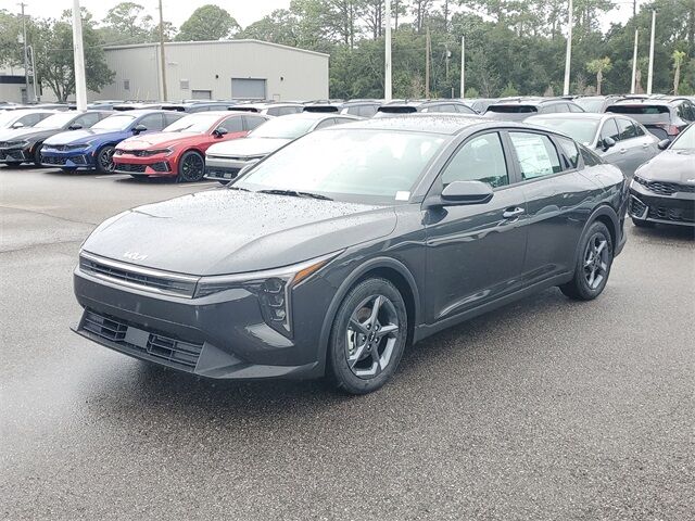 2025 Kia K4 LXS photo 3