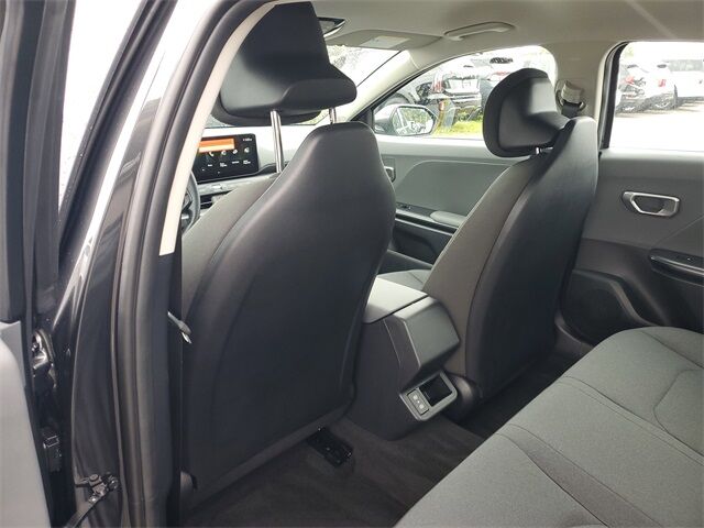 2025 Kia K4 LXS photo 13