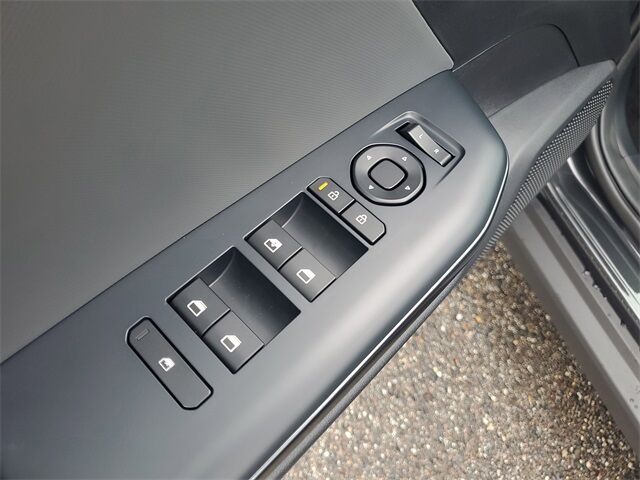 2025 Kia K4 LXS photo 17