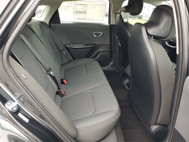 2025 Kia K4 LXS photo 10