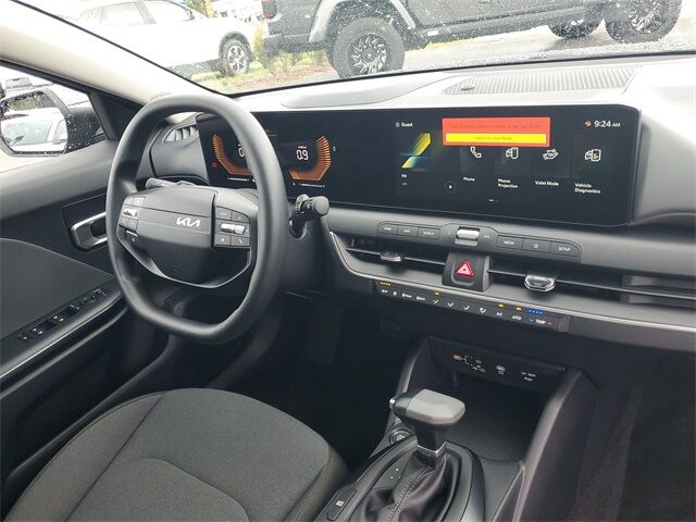 2025 Kia K4 LXS photo 6
