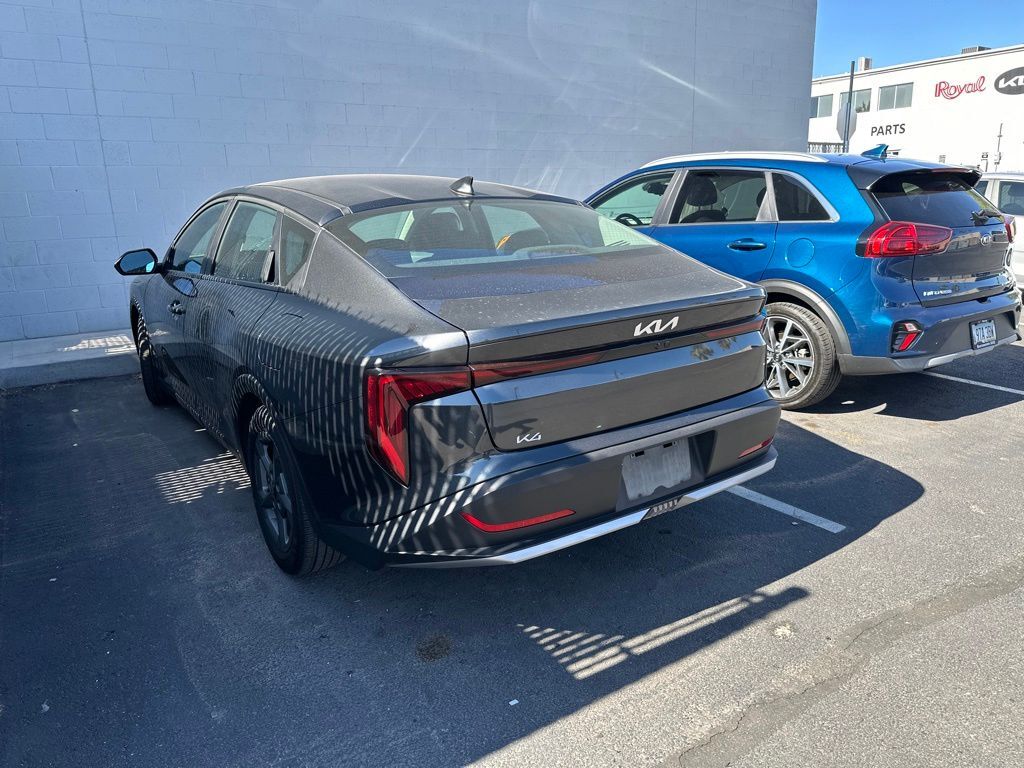 2025 Kia K4 LXS