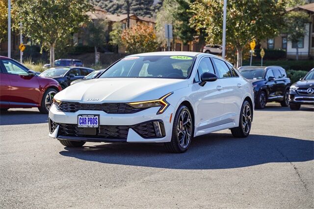 2025 Kia K5 GT-Line photo 4