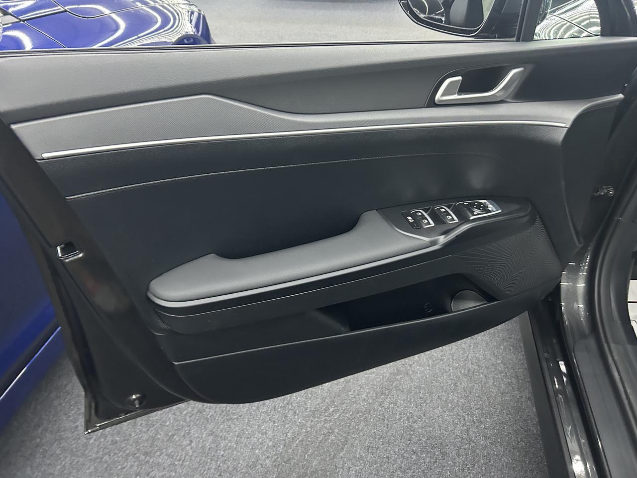 2025 Kia K5 LXS Auto FWD Benwood WV