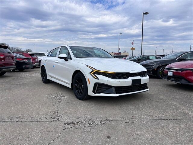 2025 Kia K5 LXS