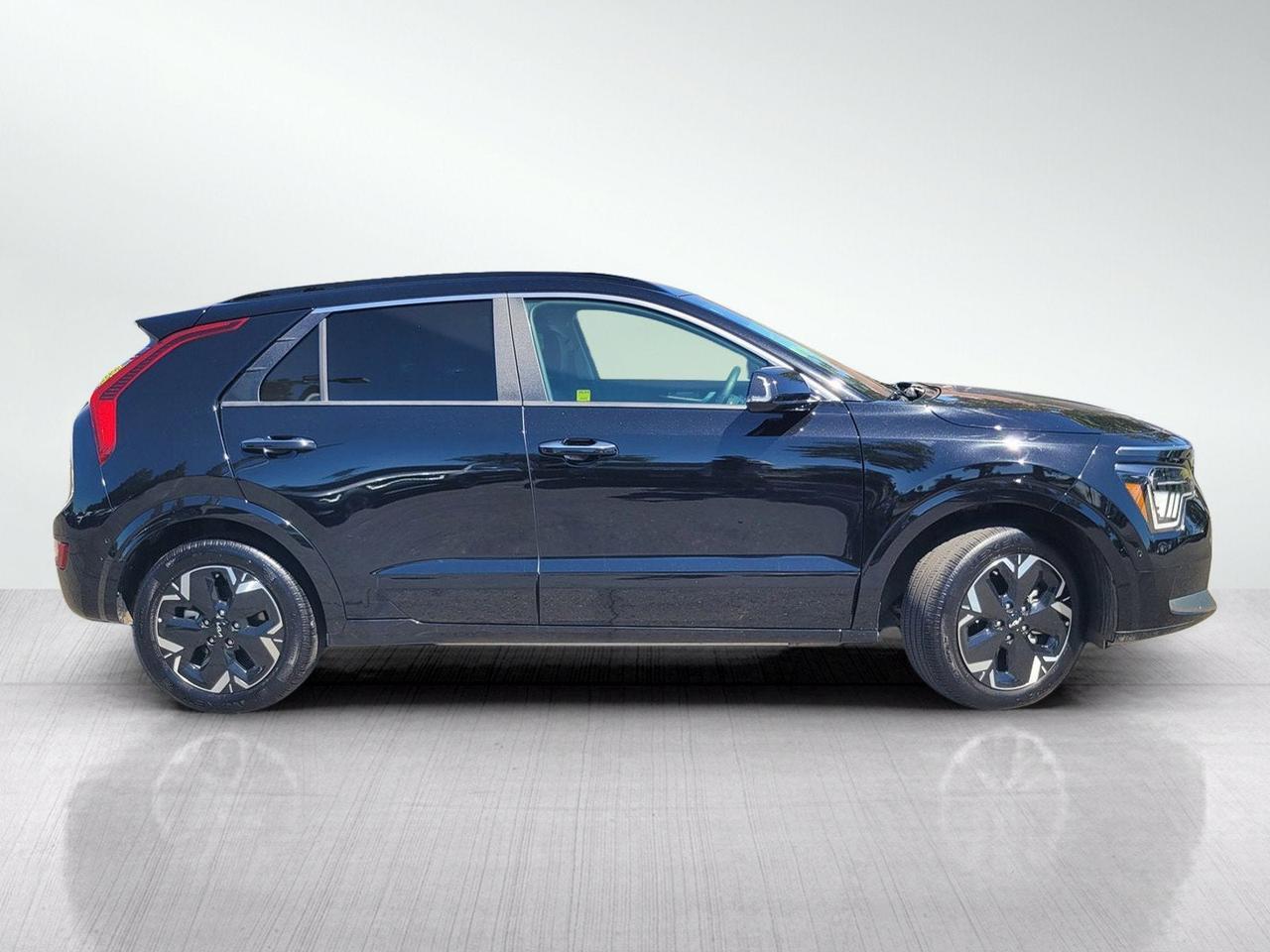 2025 Kia NIRO EV WAVE