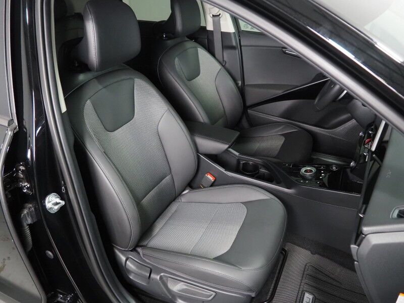 2025 Kia Niro EV Wind *NAVIGATION, SAFETY ALERTS, ADAPTIVE CRUISE, BACKUP-CAMERA, COLOR TOUCHSCREEN, HEATED SEATS/STEERING, POWER LIFTGATE, REMOTE START, WIRELESS CHARGING, ANDROID & APPLE Round Rock TX