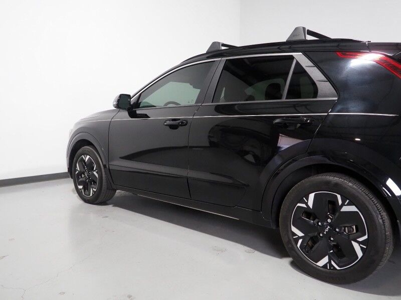 2025 Kia Niro EV Wind *NAVIGATION, SAFETY ALERTS, ADAPTIVE CRUISE, BACKUP-CAMERA, COLOR TOUCHSCREEN, HEATED SEATS/STEERING, POWER LIFTGATE, REMOTE START, WIRELESS CHARGING, ANDROID & APPLE Round Rock TX