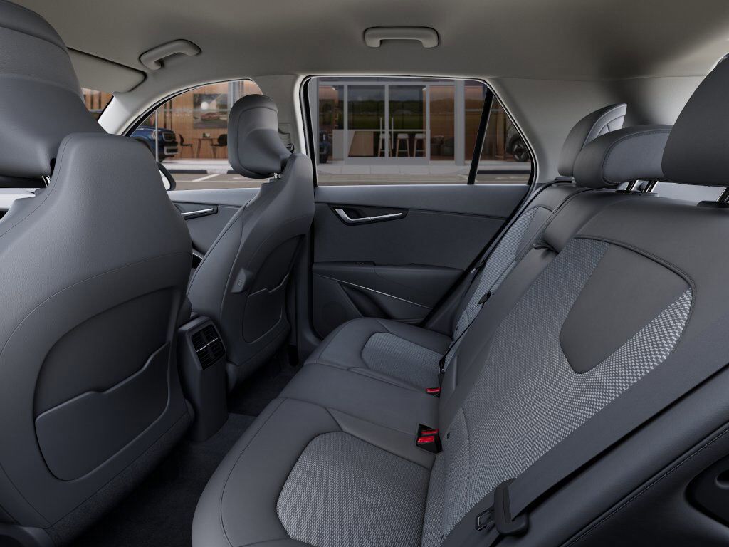 2025 Kia Niro EX photo 17
