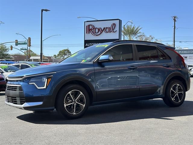 2025 Kia Niro EX photo 3