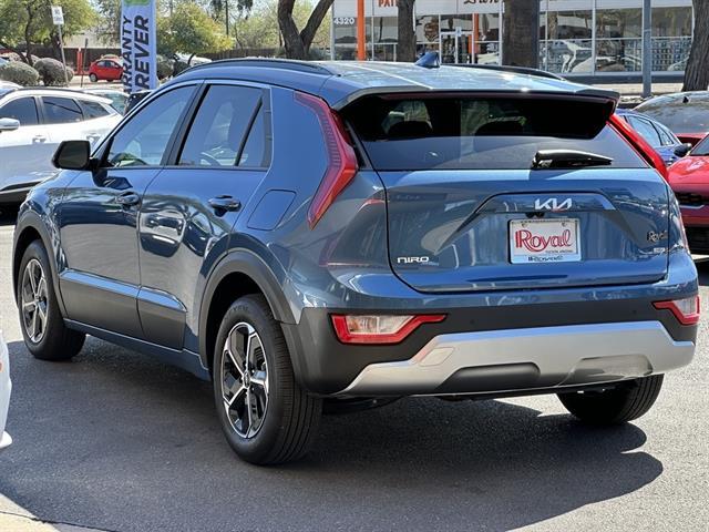 2025 Kia Niro EX photo 4