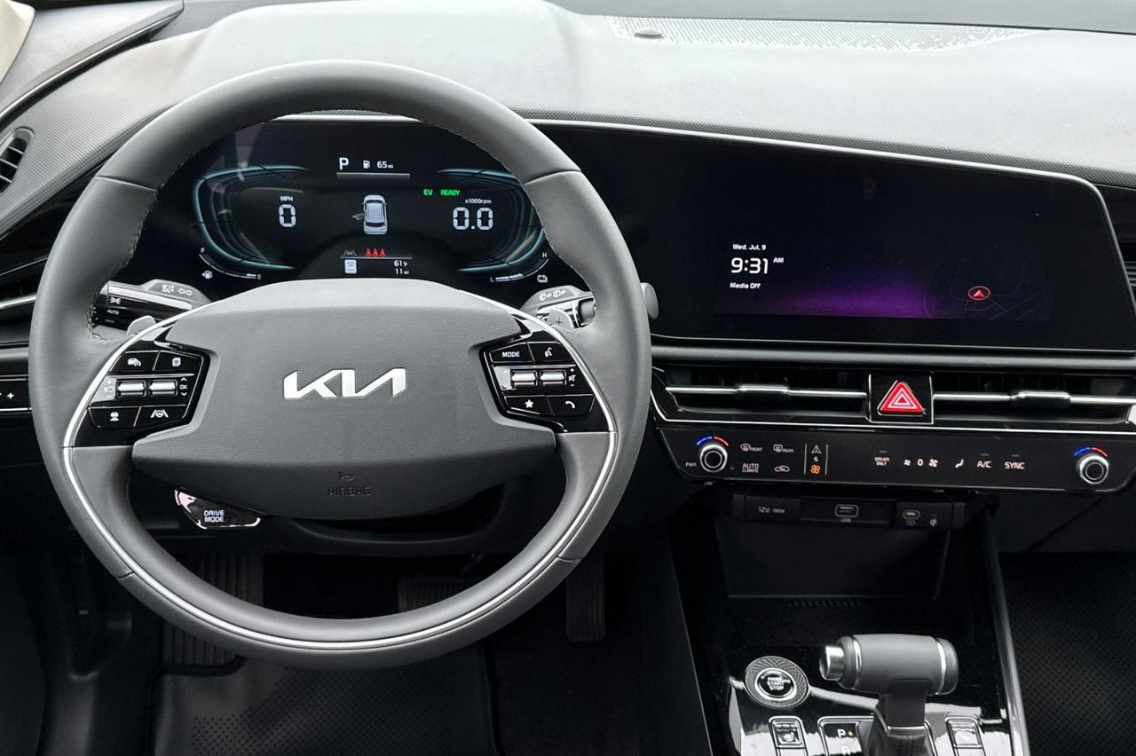 2025 Kia Niro EX Salinas CA