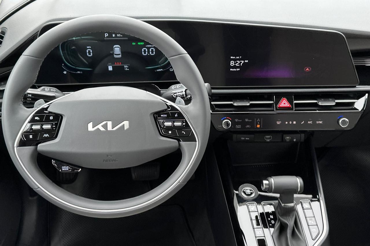 2025 Kia Niro EX Salinas CA