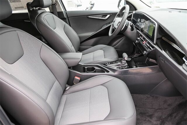 2025 Kia Niro EX Touring Glendale CA