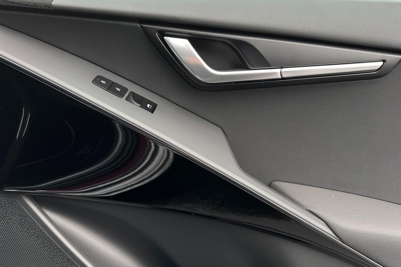2025 Kia Niro EX Touring Salinas CA