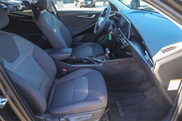 2025 Kia Niro LX Glendale CA