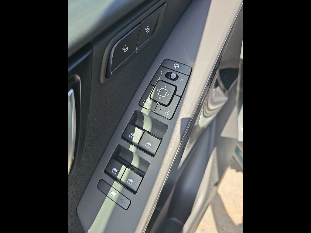 2025 Kia Niro PHEV SX Touring Eureka CA