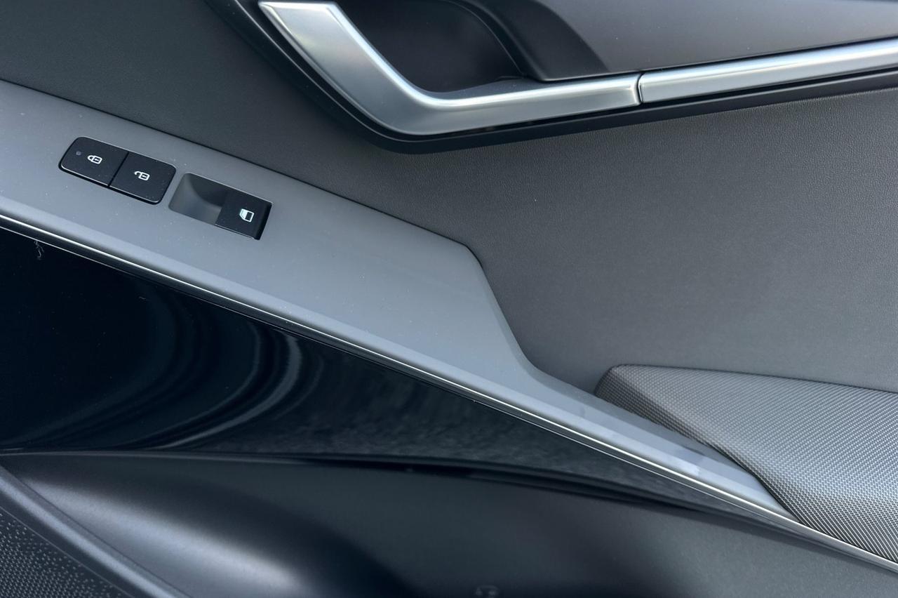 2025 Kia Niro Plug-In Hybrid EX Salinas CA