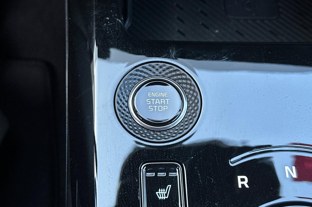 2025 Kia Niro Plug-In Hybrid EX Salinas CA