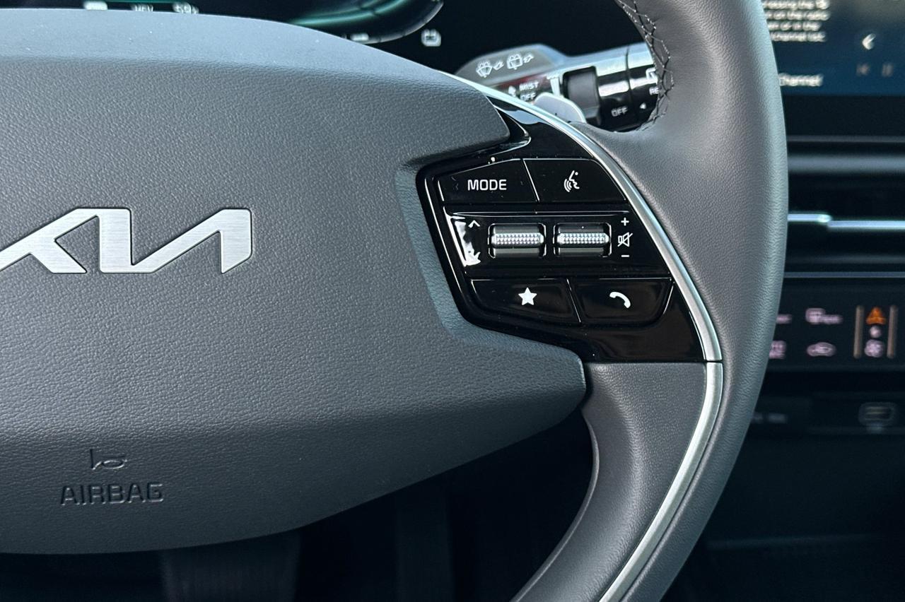 2025 Kia Niro Plug-In Hybrid EX Salinas CA