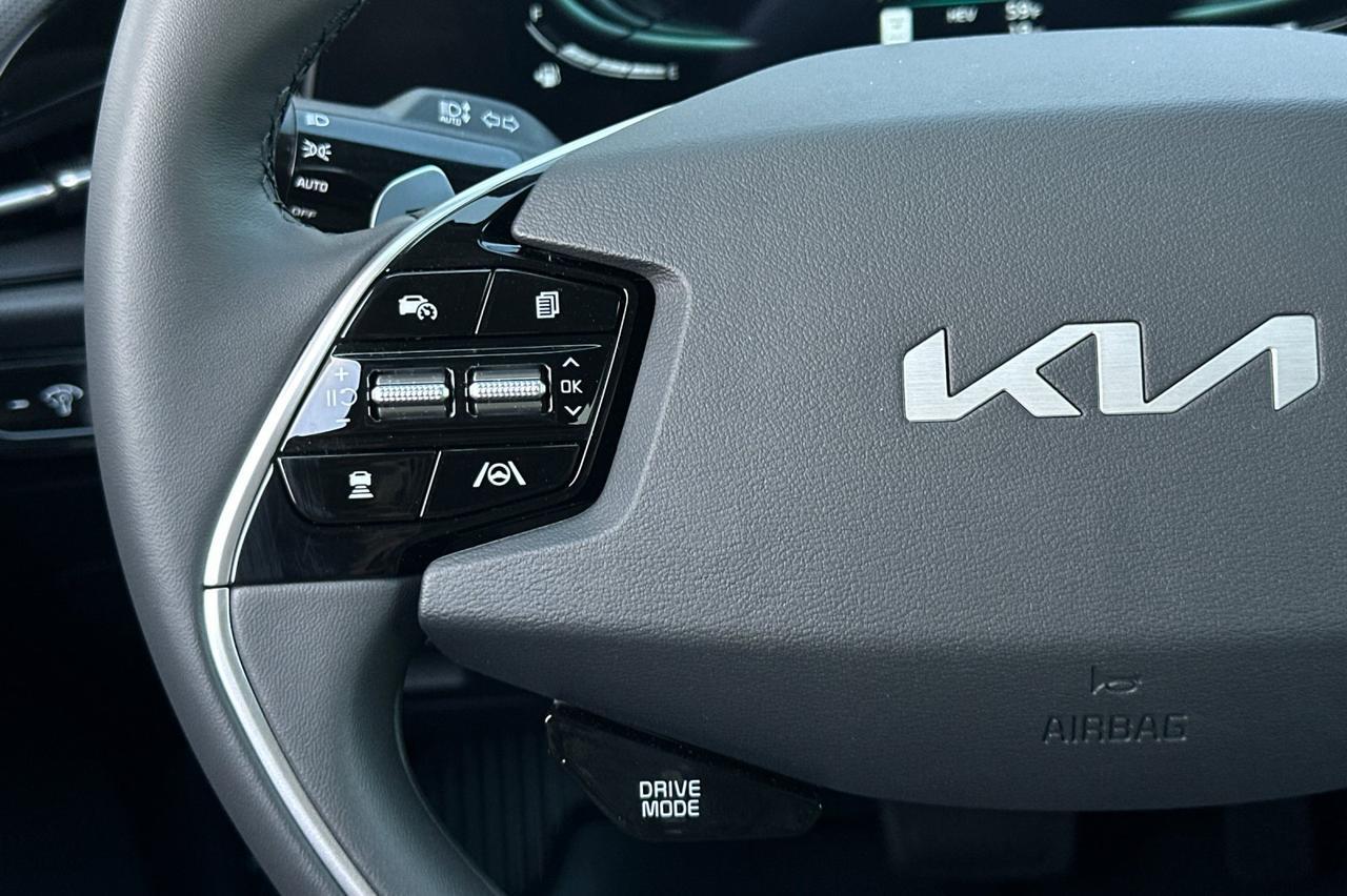2025 Kia Niro Plug-In Hybrid EX Salinas CA