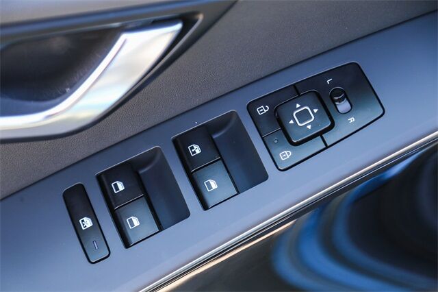 2025 Kia Niro Plug-In Hybrid EX Tacoma WA