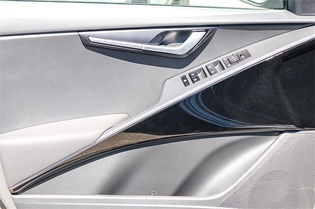 2025 Kia Niro Plug-in Hybrid EX Huntington Beach CA
