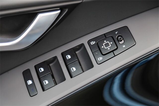 2025 Kia Niro Plug-in Hybrid EX Renton WA