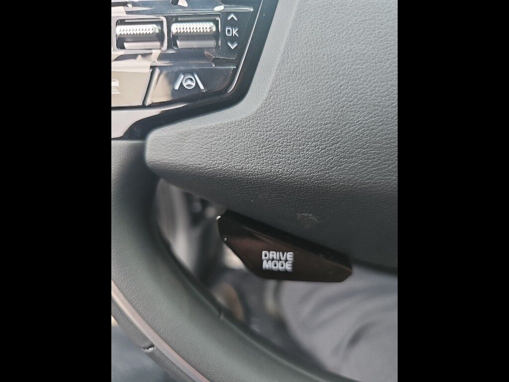 2025 Kia Niro Plug-in Hybrid SX Touring Eureka CA