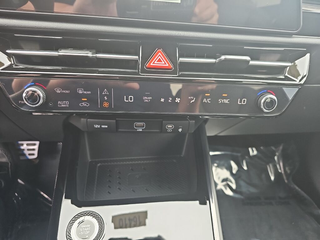 2025 Kia Niro Plug-in Hybrid SX Touring Eureka CA