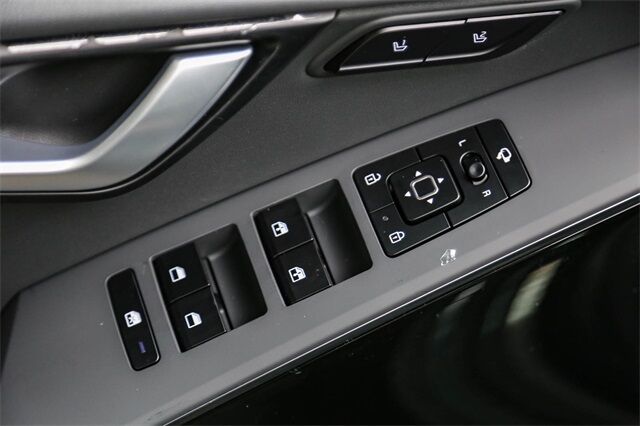 2025 Kia Niro Plug-in Hybrid SX Touring Tacoma WA