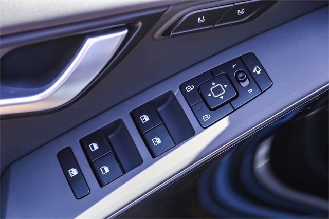 2025 Kia Niro Plug-in Hybrid SX Touring Tacoma WA