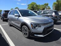 2025 Kia Niro SX
