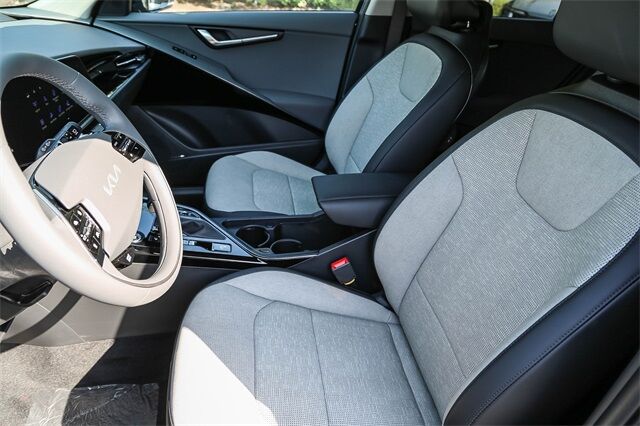 2025 Kia Niro SX Tacoma WA