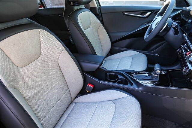 2025 Kia Niro SX Touring Tacoma WA
